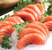 冰鮮三文魚魚腩（去皮、切片）