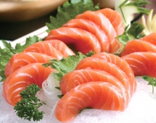冰鮮三文魚魚腩（去皮、切片）